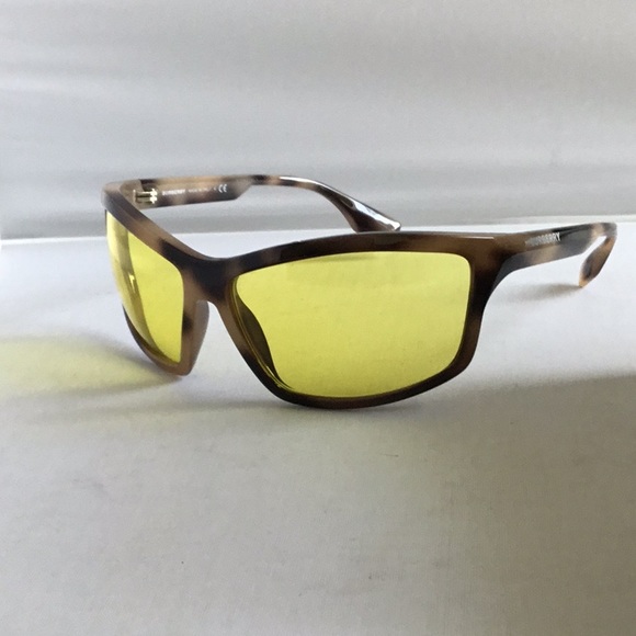 BURBERRY SUNGLASSES FOR WOMEN. - Picture 9 of 11